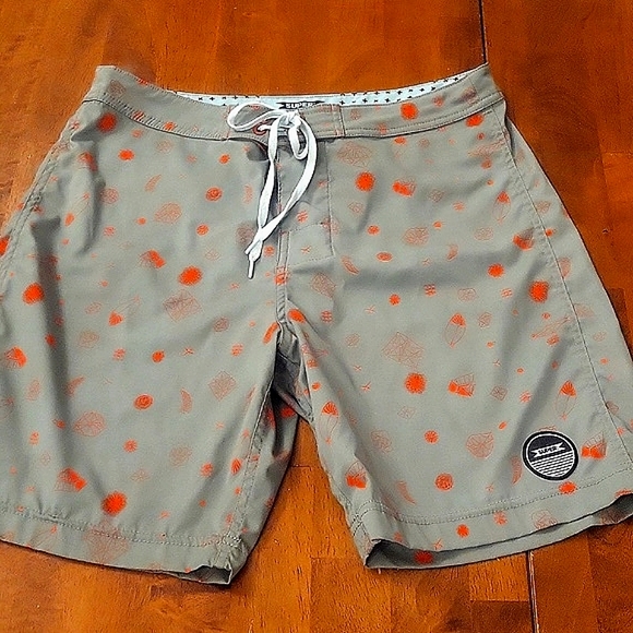 Super Brand Boardshorts/ 30" waist/ 18" outseam/ Light Green & Orange 3D Dots - Picture 1 of 5